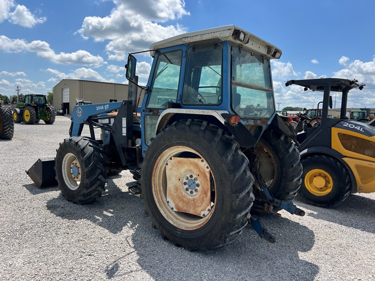 ford-7810-image-14