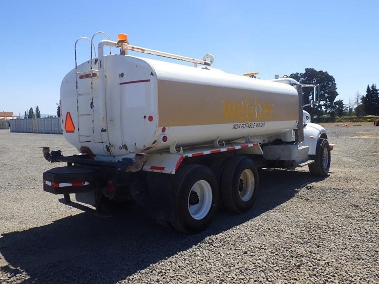 2015-peterbilt-pb348-16'-t/a-water-truck-image-4