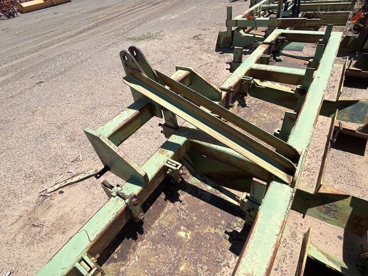 #9043-•-darbyshire-3-pt-4-row-bedding-unit-image-14