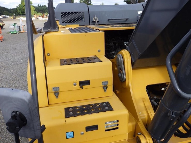 2016-deere-300g-lc-image-19