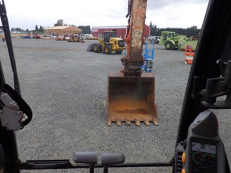 2015-hitachi-zx350lc-6n-image-44