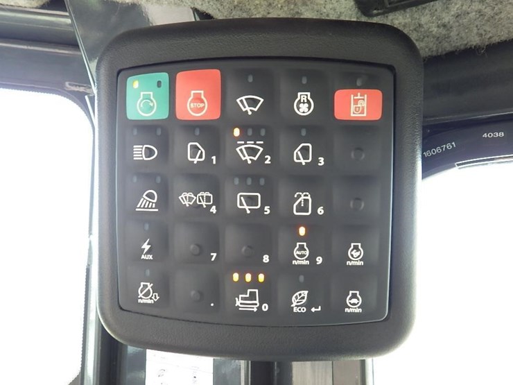 2021-deere-450k-lgp-image-28