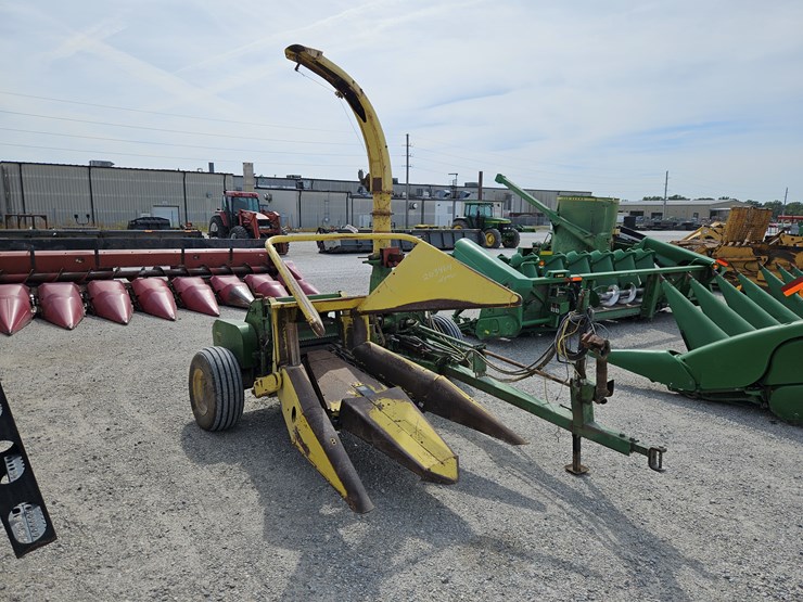 john-deere-3800-image-1