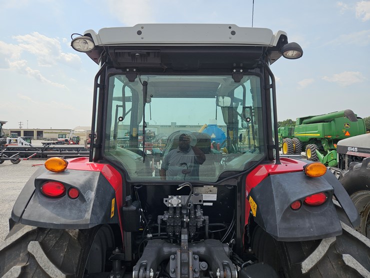 2021-massey-ferguson-6712-image-15