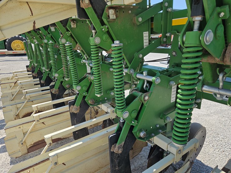 #201600-•-wetherell-2700-cultivator-image-6