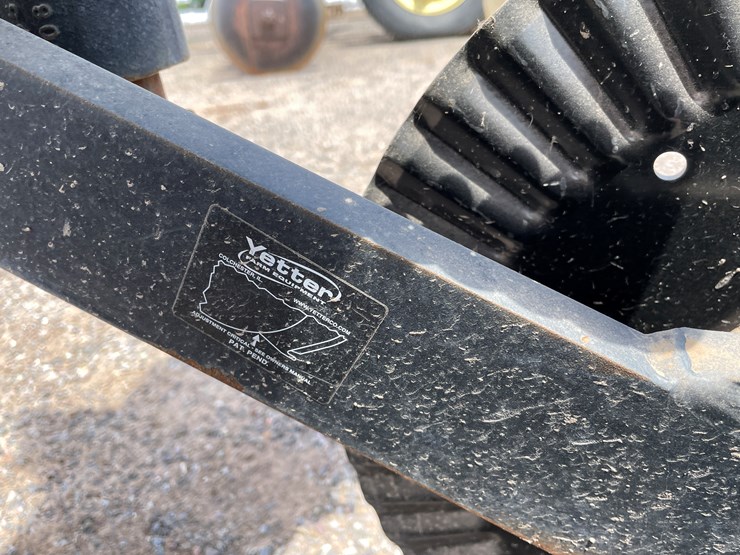 #9018-•-custom-13'-3-pt-toolbar-with-yetter-injection-coulters-image-20