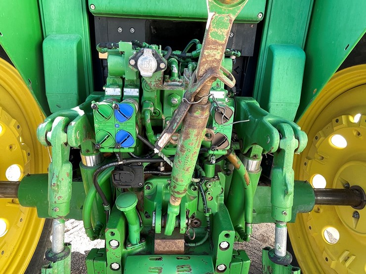 john-deere-7230-premium-image-70