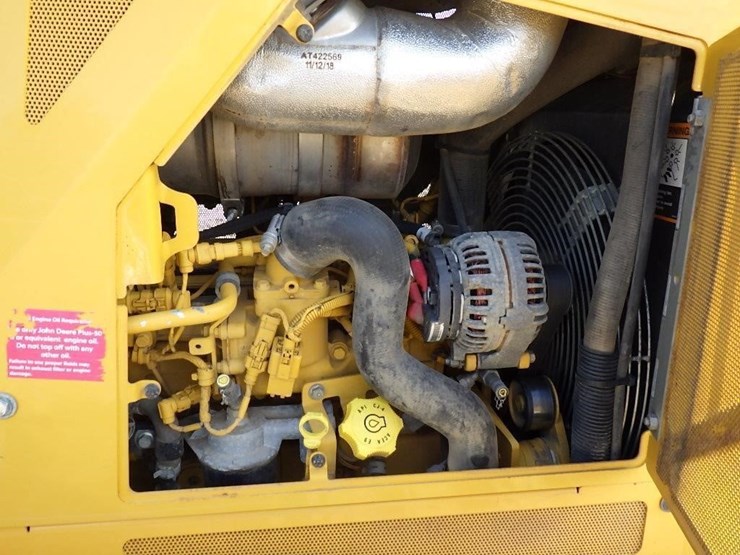 2019-deere-450k-lgp-image-24