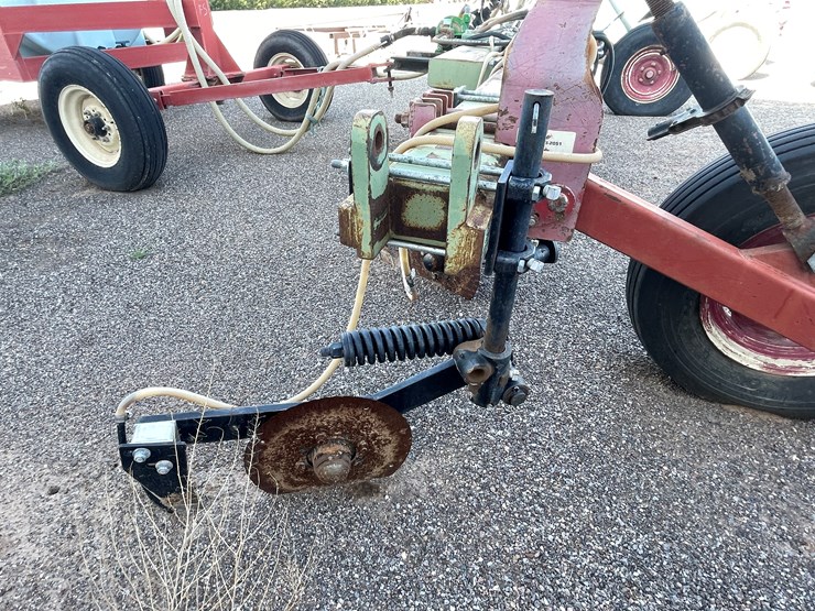 #9020-•-custom-4-row-liquid-fertilizer-applicator-w/pup-tank-image-24
