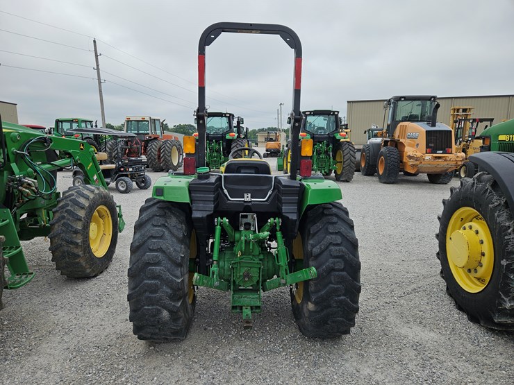 2021-john-deere-4044m-image-6