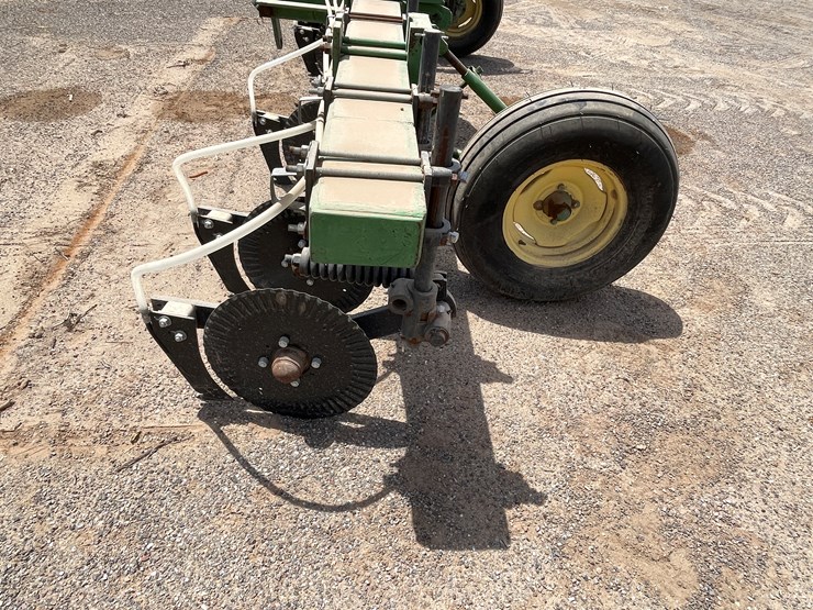 #9018-•-custom-13'-3-pt-toolbar-with-yetter-injection-coulters-image-2