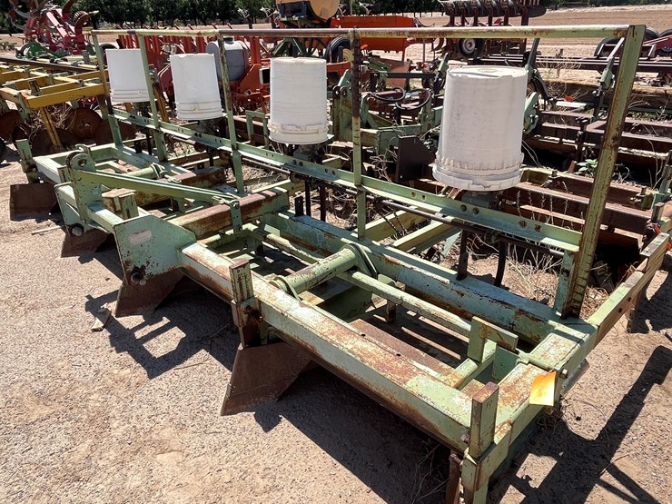 #9044-•-darbyshire-3-pt,-4-unit-bedding-unit-w/8-row-seed-units-image-34
