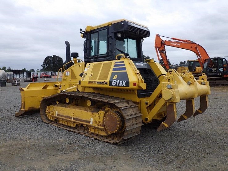 komatsu-d61ex-24-image-6