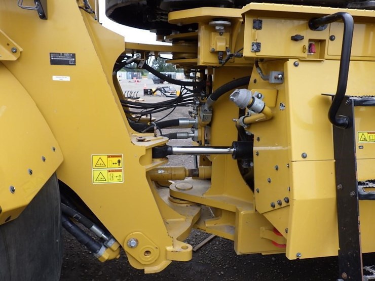 2022-caterpillar-980-image-19