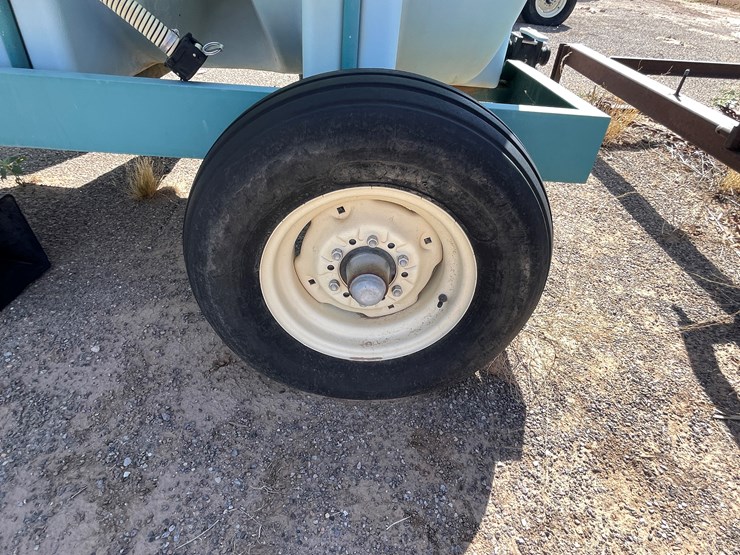 #9021-•-western-tank-liquid-fertilizer-on-4-wheel-wagon-image-7
