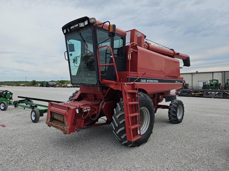 1992-case-ih-1640-image-1