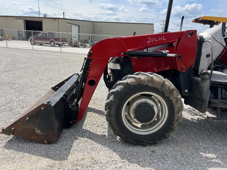 2011-case-ih-farmall-95u-image-18