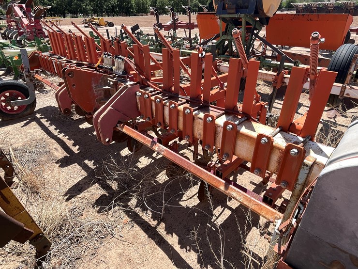 #9101-•-3-pt-field-cultivator,-4-row-custom-w/gallina-units-image-20