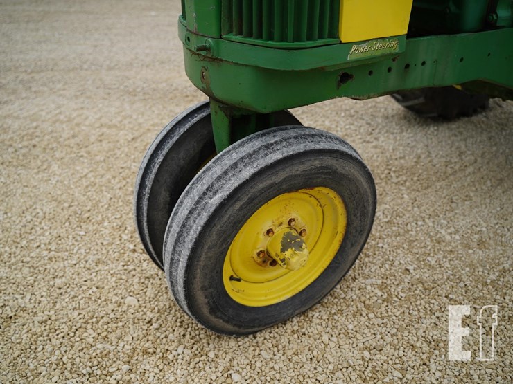 john-deere-720-image-12