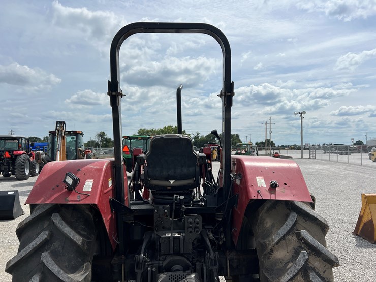 2011-case-ih-farmall-95u-image-9