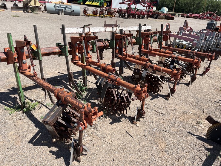 #9113-•-custom-4-row-cultivator-with-lilliston-lehman-units-image-17