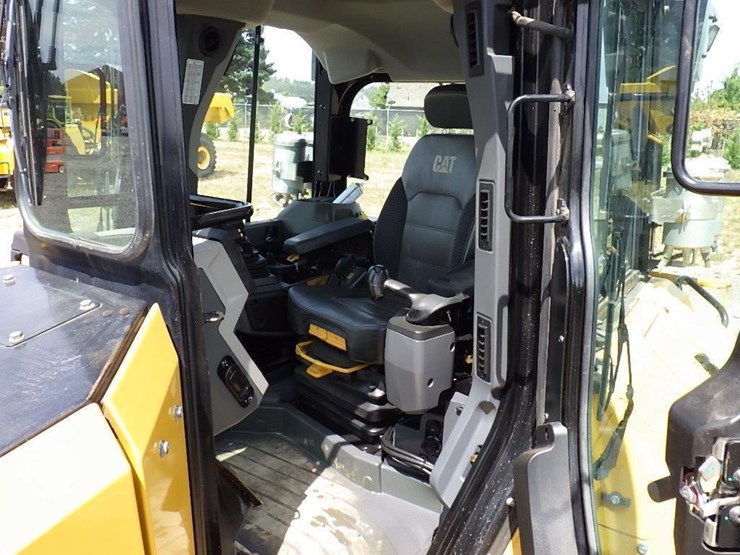 2020-caterpillar-d5-lgp-image-36