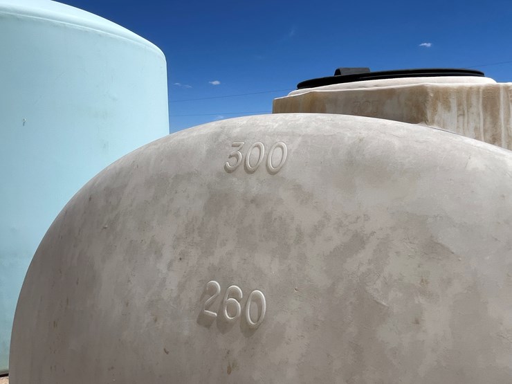 #9136-•-300-gallon-fertilizer-tank-image-7
