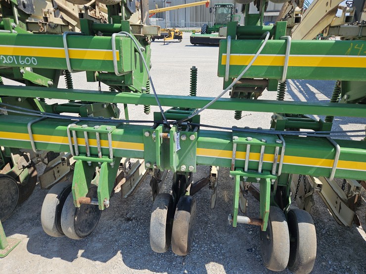 #201600-•-wetherell-2700-cultivator-image-2