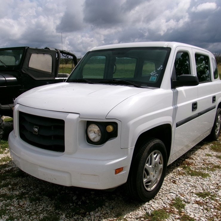 2012 VPG HANDICAPP VAN-- NOT RUNNING- LATE TITLE