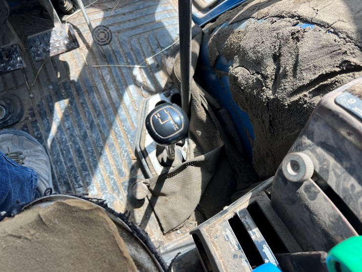 ford-7810-image-9