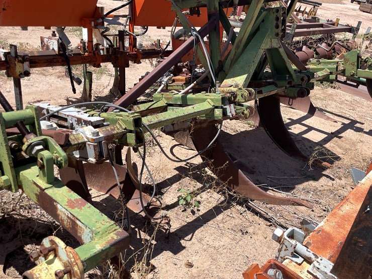 #9102-•-custom-3-pt-chisel-tillage-unit-with-poly-drum-image-27