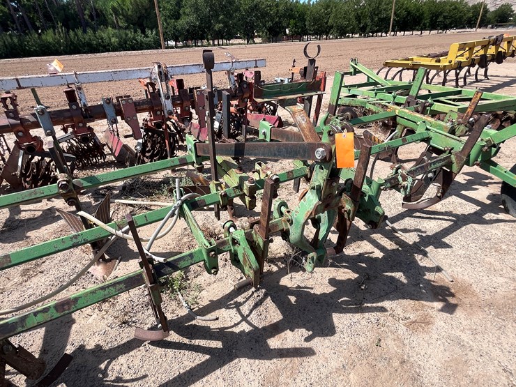 #9031-•-custom-3-pt-fertilizer-tool-bar-image-16