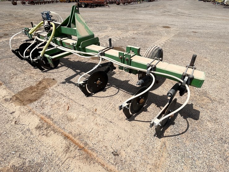 #9018-•-custom-13'-3-pt-toolbar-with-yetter-injection-coulters-image-1