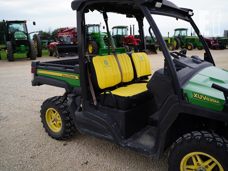 2019-john-deere-gator-xuv-835m-image-16