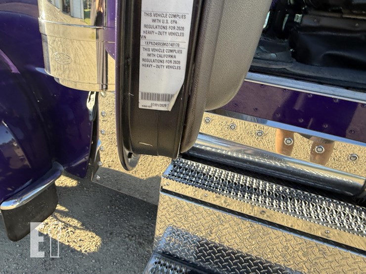 2021-peterbilt-389-image-25