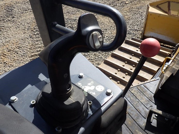 2019-deere-450k-lgp-image-30