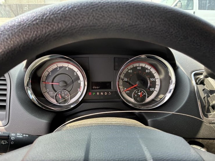 2016-dodge-grand-caravan-image-13