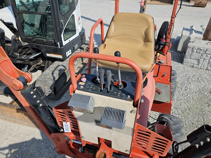 2014-ditch-witch-rt45-image-5