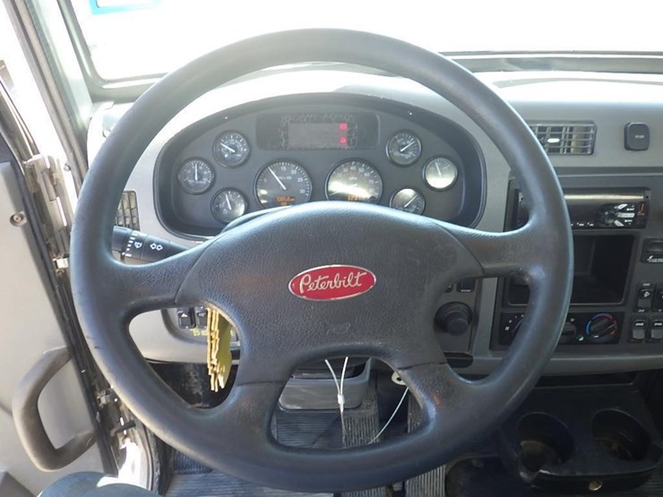 2015-peterbilt-pb348-16'-t/a-water-truck-image-28