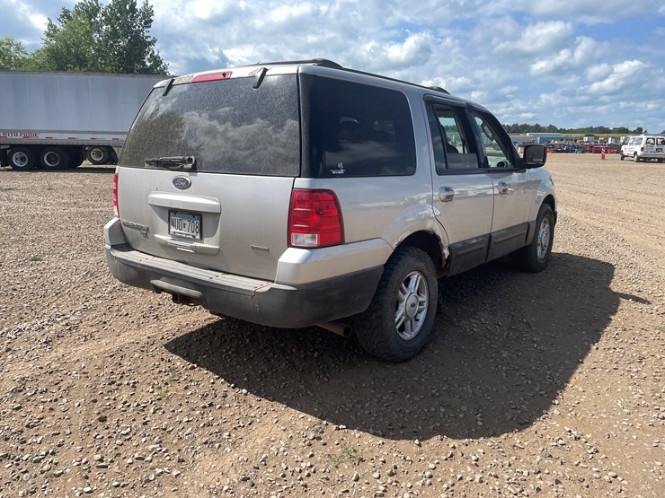2004-ford-expedition-image-5