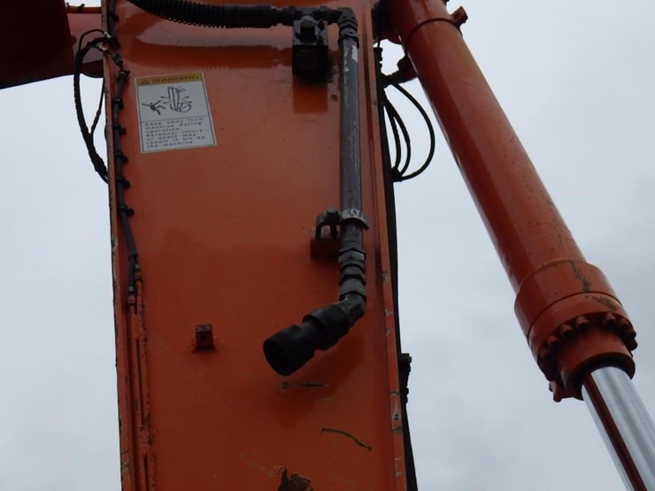 2015-hitachi-zx350lc-6n-image-12