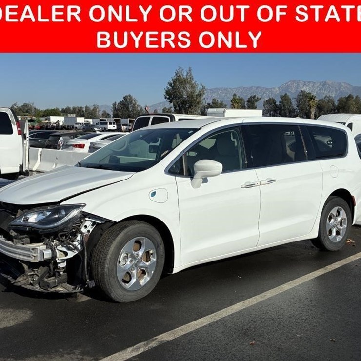 2020 CHRYSLER PACIFICA