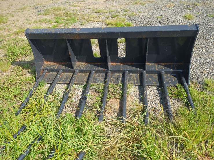 wolverine---63"-xtereme-manure-fork-attachment-mf-13-63w---skid-steer-image-1
