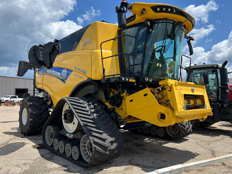 2023-new-holland-cr10.90-image-3