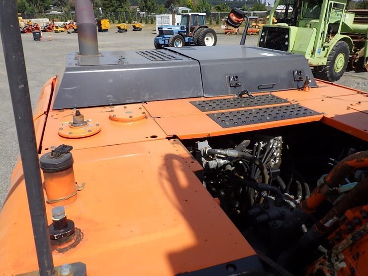 2015-hitachi-zx350-lc-5n-image-26