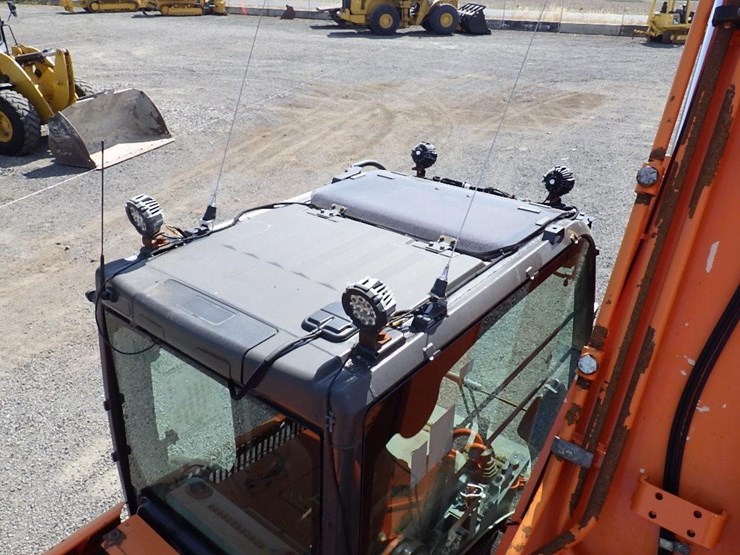 2015-hitachi-zx350-lc-5n-image-29