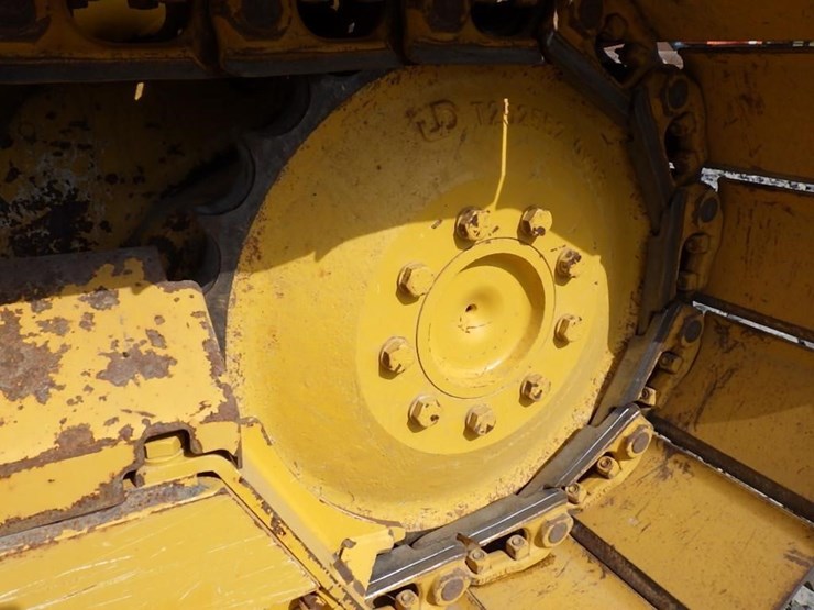2021-deere-450k-lgp-image-42