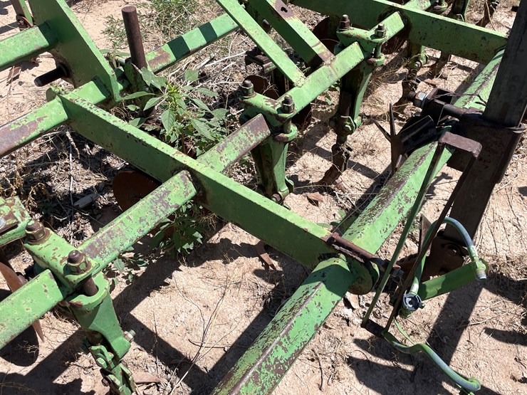 #9106-•-3-pt-field-cultivator,-4-row-custom-w/gallina-units-image-16