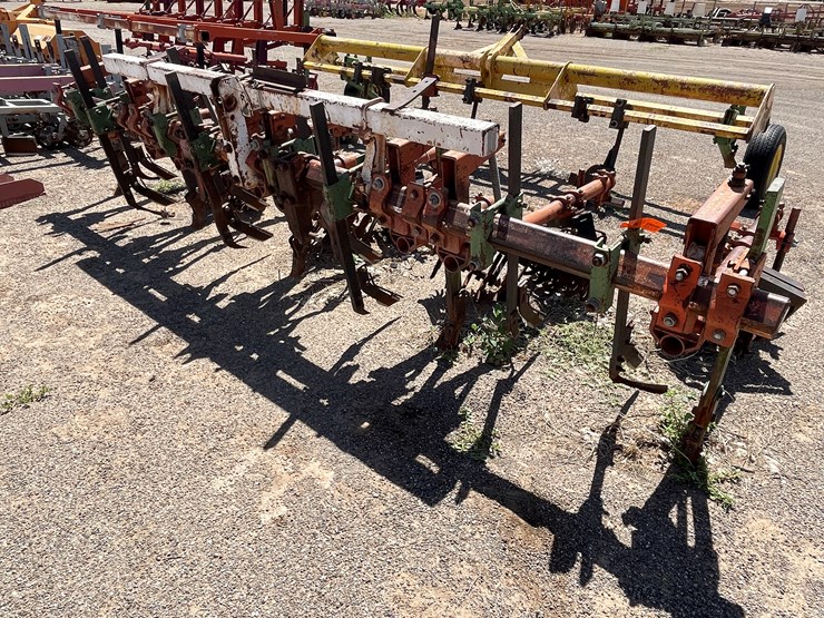 #9113-•-custom-4-row-cultivator-with-lilliston-lehman-units-image-15