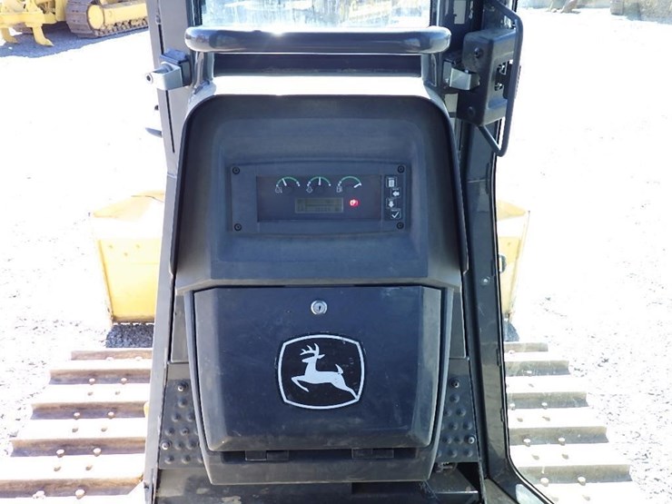2021-deere-550k-image-32